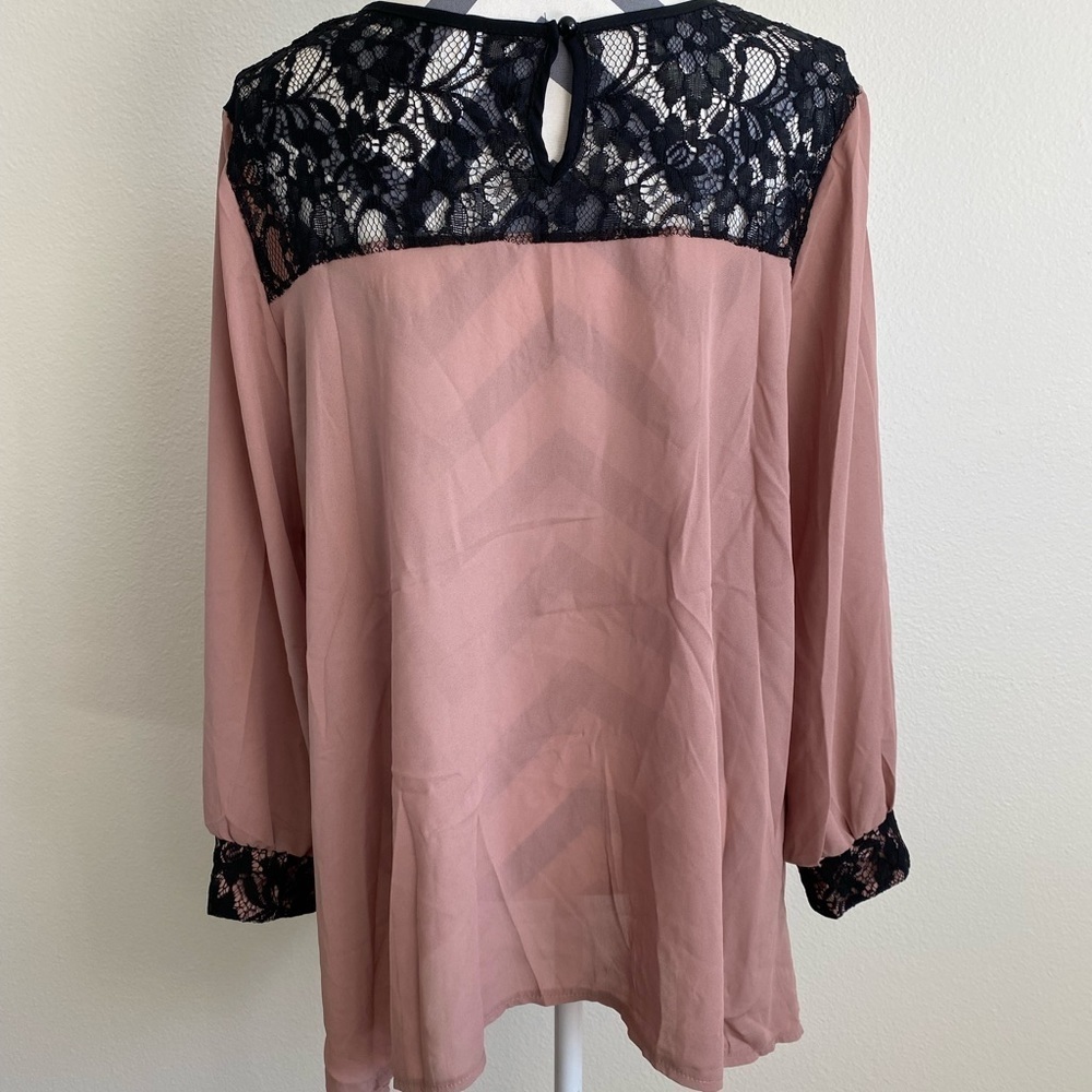 Woman’s Lucky Blouse‎ size XXL - Picture 3 of 5